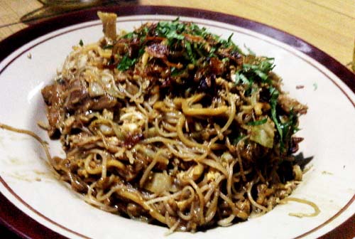 Mie goreng tak bernama di sebuah pinggir Jl Rejowinangun