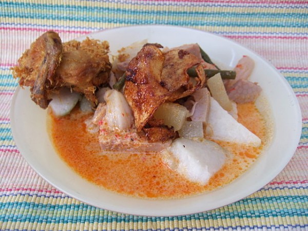 ketupat betawi