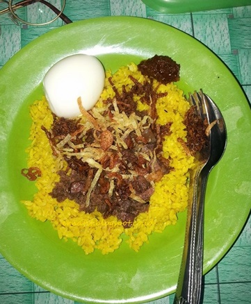 Nasi kuning lengkap