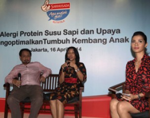 <strong>Diskusi Nutritalk dengan tema Alergi Protein Susu Sapi Bukan Penghalang Tumbuh Kembang Anak,</strong>